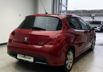 Подержанный автомобиль Peugeot 308 Hatchback 2010 года (5 фото)