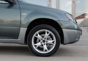 Подержанный автомобиль Mitsubishi Outlander 2004 года (9 фото)