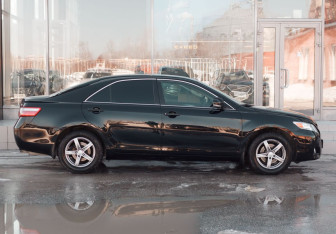 Подержанный автомобиль Toyota Camry Sedan 2010 года (4 фото)