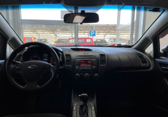 Подержанный автомобиль Kia Cerato Sedan 2013 года (12 фото)