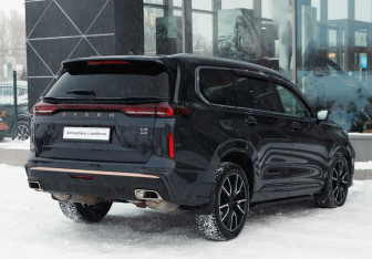 Подержанный автомобиль Exeed VX 2023 года (5 фото)