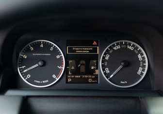 Подержанный автомобиль Land Rover Range Rover Sport 2009 года (18 фото)