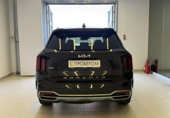 Подержанный автомобиль Kia Sorento 2021 года (6 фото)