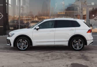 Подержанный автомобиль Volkswagen Tiguan 2018 года (8 фото)