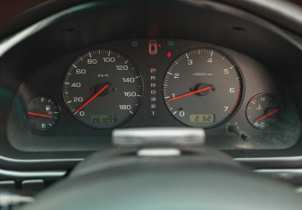 Подержанный автомобиль Subaru Legacy Wagon 2001 года (12 фото)