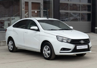 Подержанный автомобиль LADA (ВАЗ) Vesta Sedan 2016 года (3 фото)