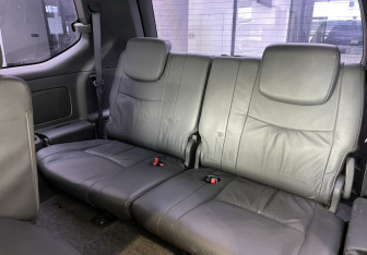 Подержанный автомобиль Toyota Land Cruiser Prado 2006 года (10 фото)