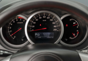 Подержанный автомобиль Suzuki Grand Vitara 2008 года (13 фото)