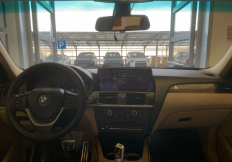Подержанный автомобиль BMW X3 2011 года (7 фото)