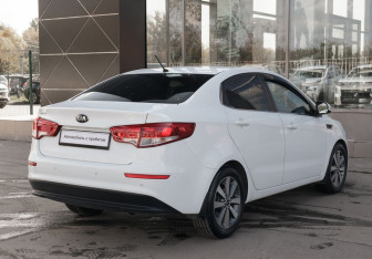 Подержанный автомобиль Kia Rio Sedan 2016 года (5 фото)