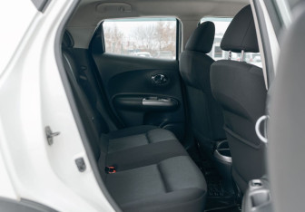 Подержанный автомобиль Nissan Juke 2012 года (19 фото)