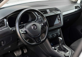 Подержанный автомобиль Volkswagen Tiguan 2018 года (11 фото)