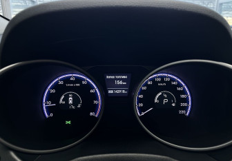 Подержанный автомобиль Hyundai ix35 2011 года (11 фото)