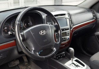 Подержанный автомобиль Hyundai Santa Fe 2007 года (11 фото)