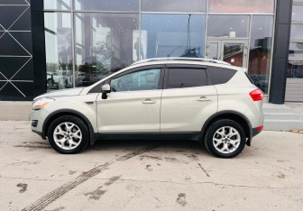 Подержанный автомобиль Ford Kuga 2010 года (8 фото)