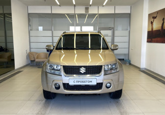 Подержанный автомобиль Suzuki Grand Vitara 2010 года (2 фото)