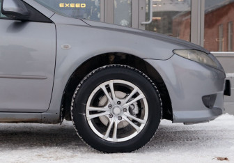 Подержанный автомобиль Mazda Atenza Sedan 2002 года (9 фото)