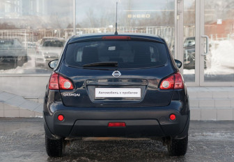 Подержанный автомобиль Nissan Qashqai 2008 года (6 фото)