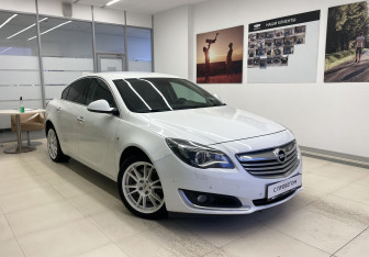 Подержанный автомобиль Opel Insignia Sedan 2014 года (3 фото)