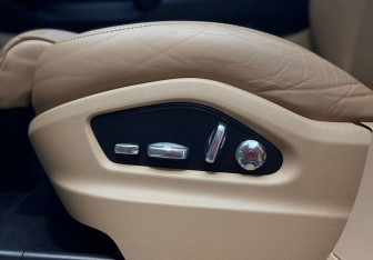 Подержанный автомобиль Porsche Cayenne 2019 года (12 фото)