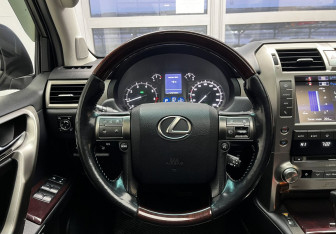 Подержанный автомобиль Lexus GX 2015 года (12 фото)