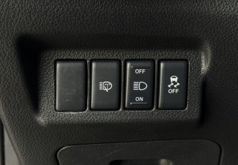 Подержанный автомобиль Nissan X-Trail 2012 года (14 фото)