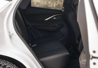 Подержанный автомобиль Omoda C5 2024 года (18 фото)