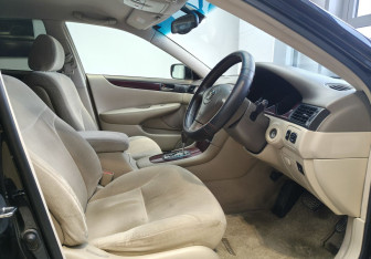 Подержанный автомобиль Toyota Windom 2001 года (8 фото)