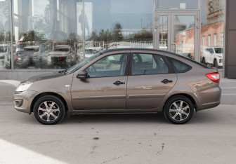 Подержанный автомобиль LADA (ВАЗ) Granta Sedan 2017 года (8 фото)