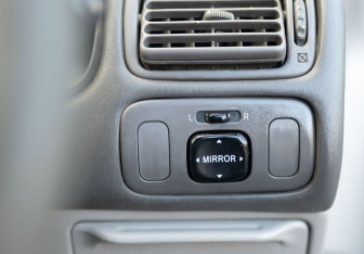 Подержанный автомобиль Toyota Corolla Sedan 1998 года (16 фото)