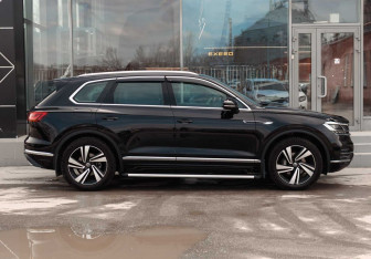 Подержанный автомобиль Volkswagen Touareg 2021 года (4 фото)
