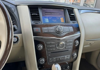 Подержанный автомобиль Infiniti QX56 2012 года (15 фото)