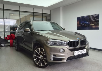 Подержанный автомобиль BMW X5 2017 года (3 фото)