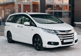 Подержанный автомобиль Honda Odyssey Minivan 2016 года (3 фото)