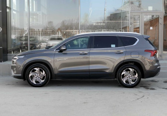 Подержанный автомобиль Hyundai Santa Fe 2021 года (8 фото)