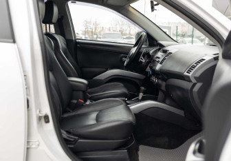 Подержанный автомобиль Mitsubishi Outlander 2010 года (17 фото)