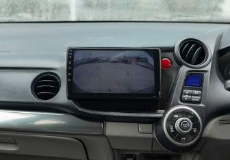 Подержанный автомобиль Honda Insight Hatchback 2009 года (15 фото)