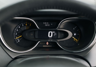 Подержанный автомобиль Renault Captur 2013 года (12 фото)