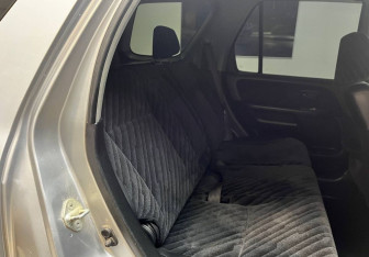 Подержанный автомобиль Honda CR-V 2002 года (14 фото)