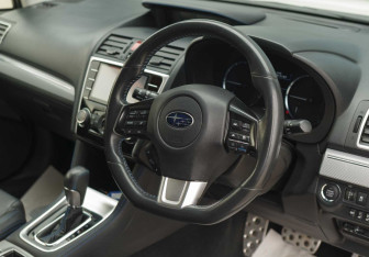 Подержанный автомобиль Subaru Levorg 2014 года (22 фото)