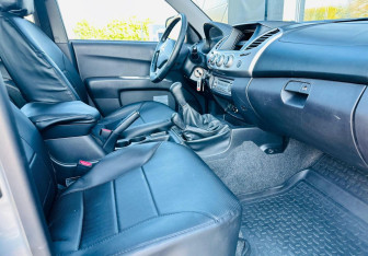 Подержанный автомобиль Mitsubishi L200 2015 года (7 фото)