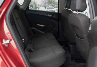 Подержанный автомобиль Opel Astra Hatchback 2011 года (16 фото)