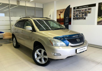 Подержанный автомобиль Lexus RX 2004 года (3 фото)