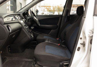 Подержанный автомобиль Mitsubishi Airtrek 2002 года (19 фото)