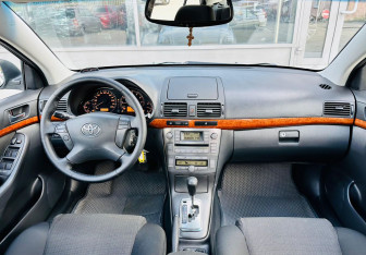 Подержанный автомобиль Toyota Avensis Sedan 2007 года (9 фото)