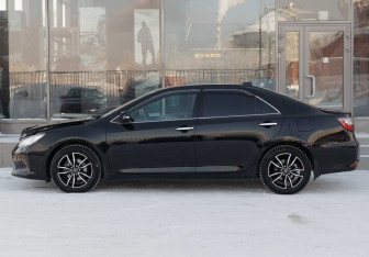 Подержанный автомобиль Toyota Camry Sedan 2016 года (8 фото)