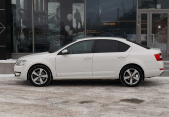 Подержанный автомобиль Skoda Octavia Wagon 2013 года (8 фото)
