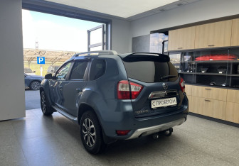 Подержанный автомобиль Nissan Terrano 2015 года (6 фото)