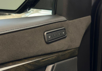 Подержанный автомобиль Cadillac Escalade Suv 2019 года (11 фото)