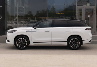 Подержанный автомобиль Jaecoo J8 2024 года (8 фото)